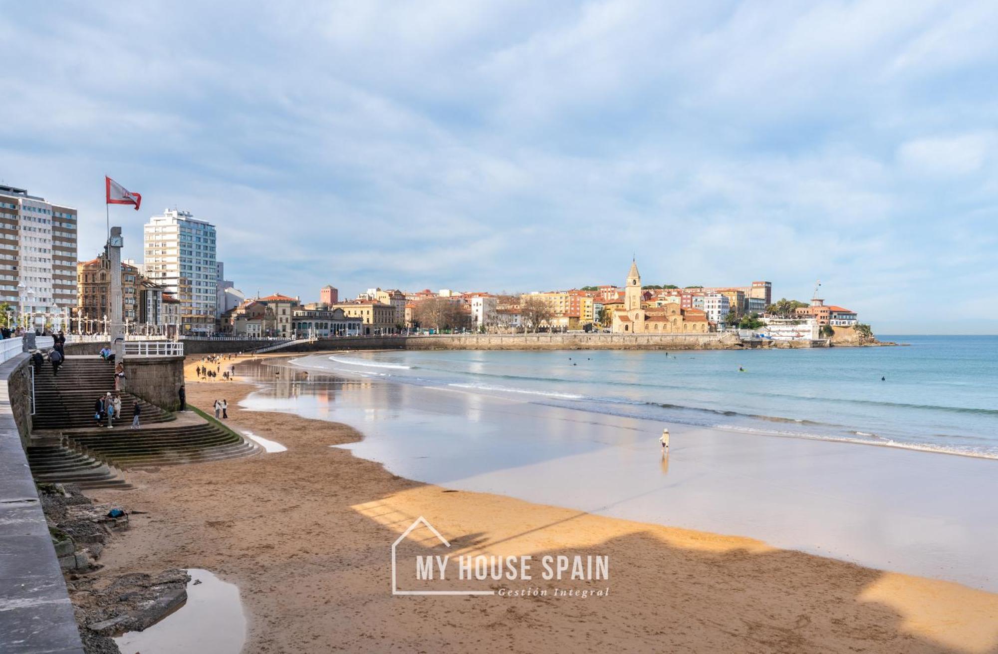 Myhousespain - Radiante Piso Junto A La Playa Gijón Exterior foto